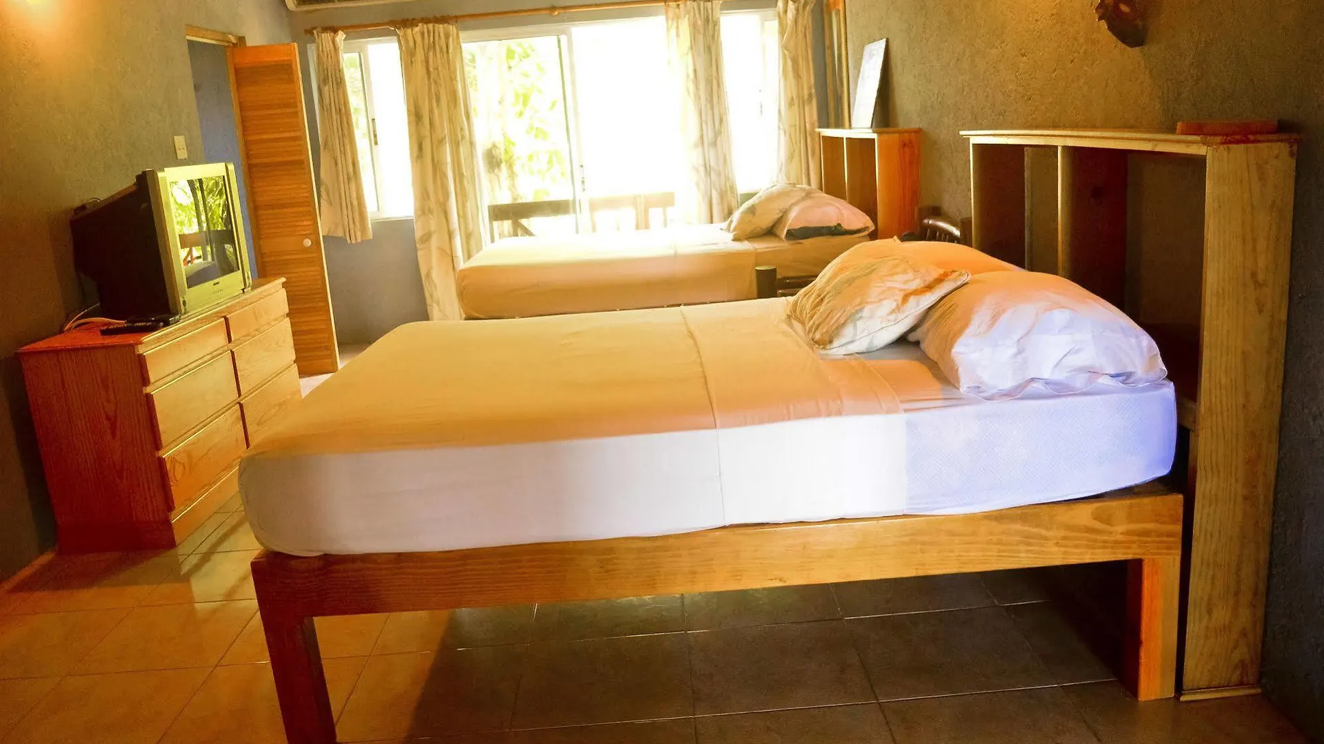 Lemer Guesthouse & Villa Lucea Jamaica